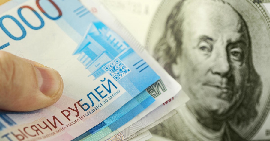 Ρωσία: Εξετάζει capital controls στα έσοδα από εξαγωγές «ανά πάσα στιγμή», μετά την ελεύθερη πτώση στο ρούβλι