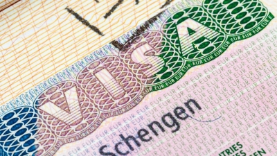 Αυτοτιμωρούνται οι Ευρωπαίοι – Απώλειες 21 δισ. ευρώ εάν απαγορεύσουν τη βίζα σε Ρώσους