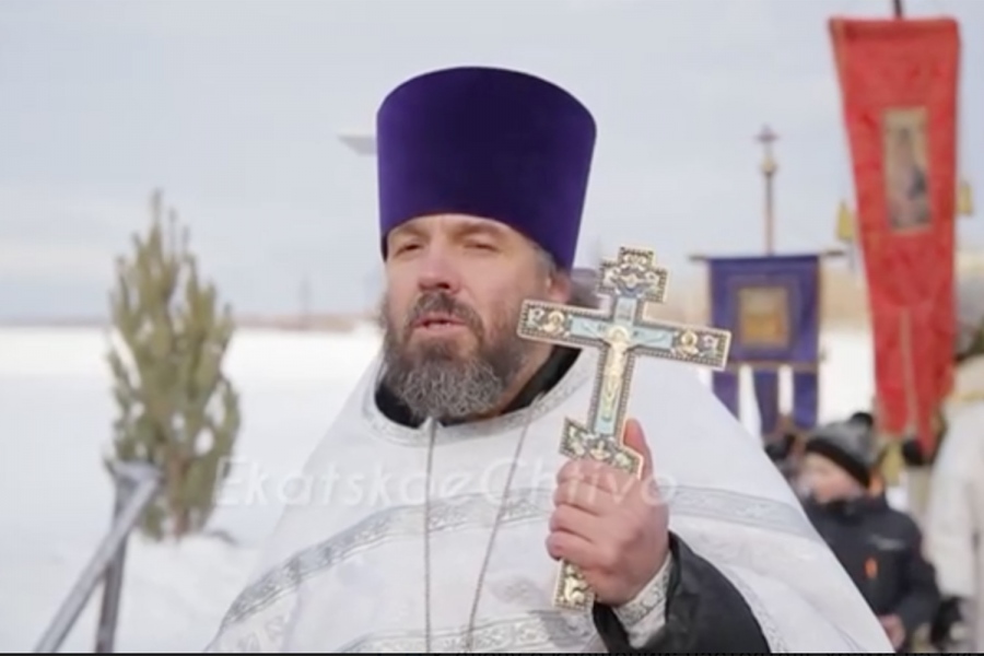 Η Ρωσική Ορθόδοξη Εκκλησία καλεί τις γυναίκες να γίνουν οικιακές... νεράιδες και τους άνδρες αφέντες