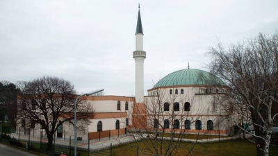 Γιγαντώνεται ο προβληματισμός στην Αυστρία για τις ροές από μουσουλμανικές χώρες – Νέο ρεκόρ σε έκθεση για την «ισλαμοφοβία»