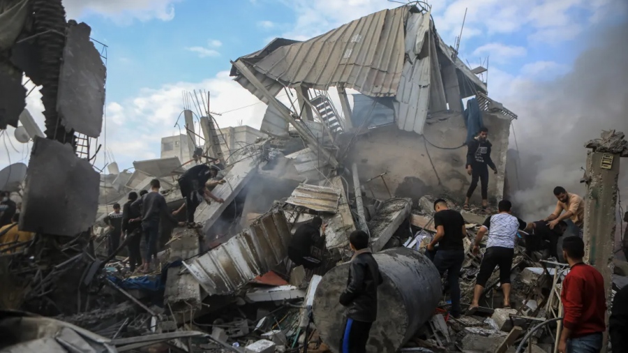 Rafah - Γάζα: Ισραηλινοί βομβαρδισμοί σε αποθήκη του ΟΗΕ με ανθρωπιστική βοήθεια  - Αναφορές για νεκρούς και πολλούς τραυματίες