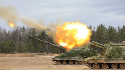 Ρωσικό σφυροκόπημα στην Ουκρανία - Χτυπήθηκαν βάσεις drones και μισθοφόροι