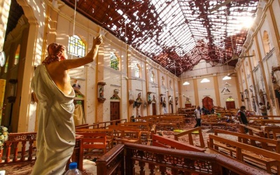 Βίντεο ντοκουμέντο από τη Σρι Λάνκα - Η στιγμή που ο βομβιστής εισέρχεται στην εκκλησία