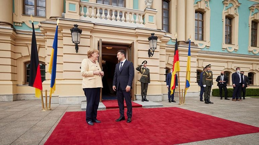 Zelensky προς Merkel: Ο Nord Stream 2 είναι «επικίνδυνο γεωπολιτικό όπλο» της Ρωσίας κατά Ουκρανίας - Ευρώπης