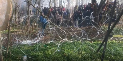 Έβρος: Μηνύματα από κινητές ομάδες εκπομπής του στρατού στους μετανάστες ότι τα σύνορα είναι κλειστά