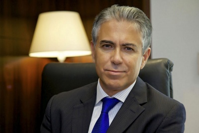 Ο Φρουζής, το πρώην στέλεχος της Ντιονίκ, η κόρη του mr sprider και τα γιαούρτια της μακροζωίας