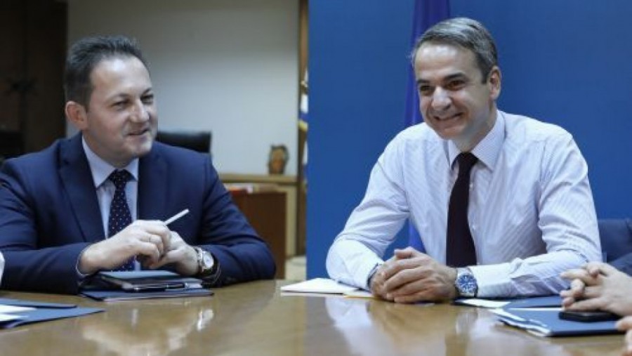 Πέτσας: Δεν μπαίνει σε προληπτική καραντίνα ο Μητσοτάκης – Ευχές για ανάρρωση στον Ιερώνυμο