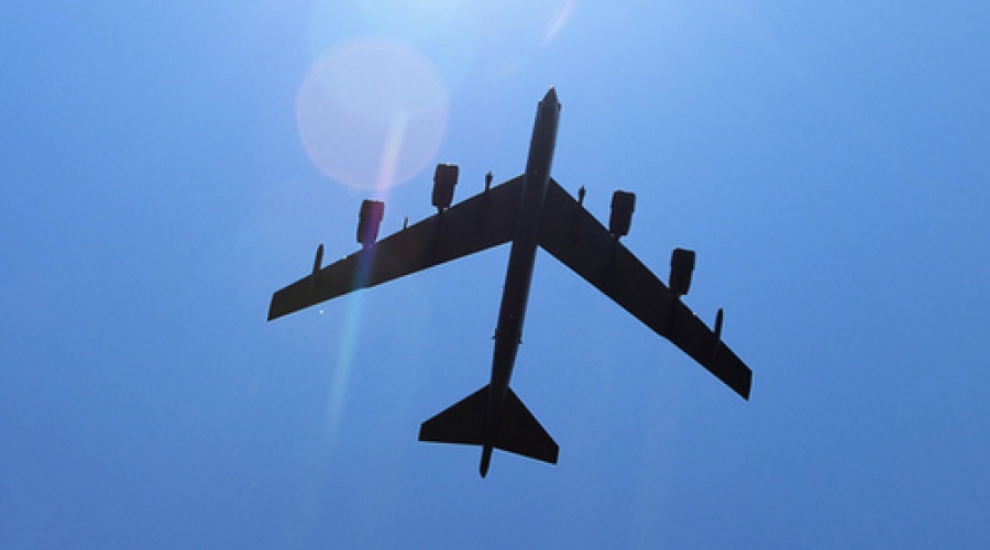 Οι ΗΠΑ έστειλαν στρατηγικά βομβαρδιστικά B - 52 πάνω από τη νότια θάλασσα της Κίνας