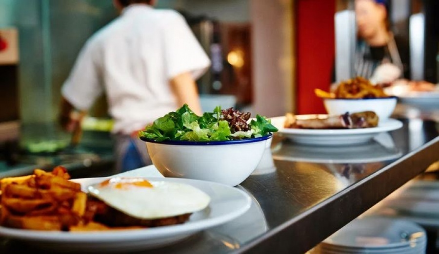 Ανοίγουν νωρίτερα  στις 25 Μαΐου τα καταστήματα εστίασης - Κυβερνητικές ανακοινώσεις στις 17/5