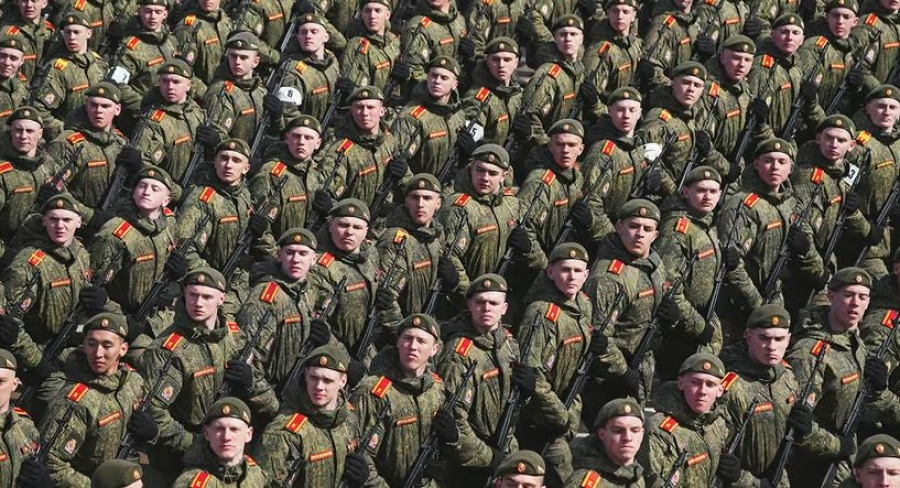 Πάνω από 410.000 οπλίτες υπέγραψαν σύμβαση με τον ρωσικό στρατό το 2023