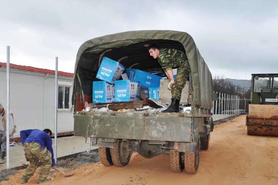 Ένοπλες Δυνάμεις: Σιτίζουμε 38.894 πρόσφυγες και μετανάστες