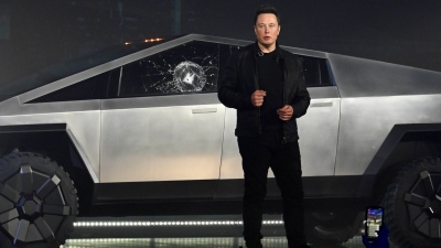 Elon Musk: Στόχος της Tesla η παραγωγή 200.000 Cybertrucks κάθε χρόνο