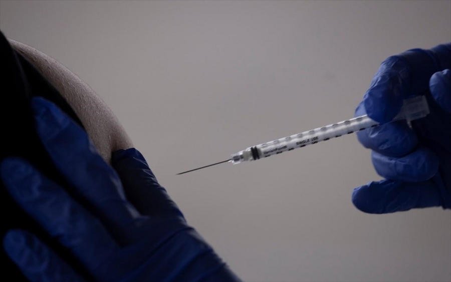 Covid19: Ανοίγει σήμερα 26/3 η πλατφόρμα για τον εμβολιασμό των ατόμων 70 – 74 ετών