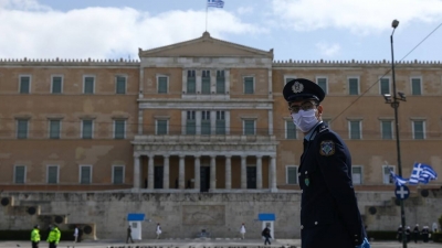 Παρασκήνιο και συνέπειες της απόφασης Μητσοτάκη για τους 60άρηδες – Πολιτικό κόστος και αβεβαιότητα για το μέλλον