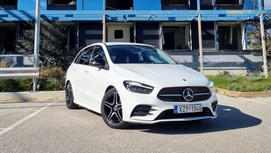Δοκιμάζουμε την ευρύχωρη Mercedes-Benz B 200