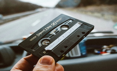 Νέα μόδα οι κασέτες στο αυτοκίνητο