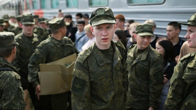 Αδιανόητο περιστατικό στη Μόσχα - Ρομά έκλεβαν φαγητό που προοριζόταν για τους μαχητές του ρωσικού στρατού