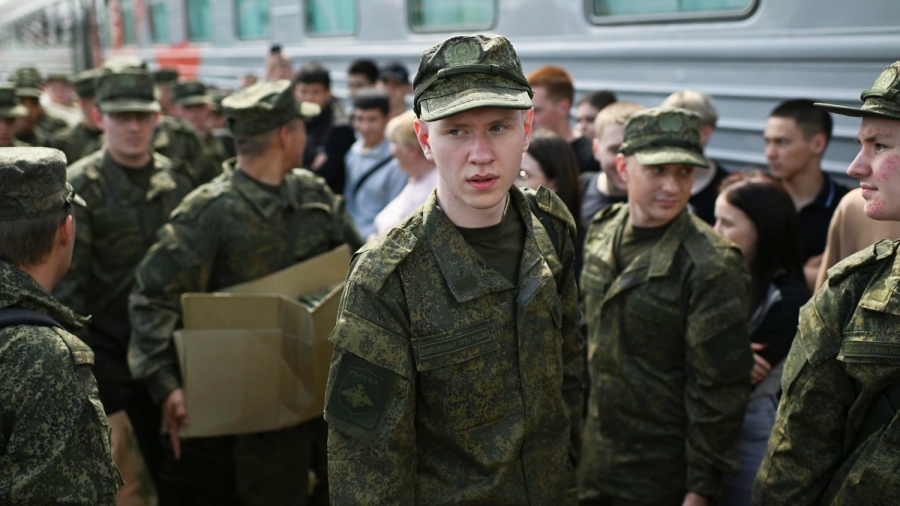 Αδιανόητο περιστατικό στη Μόσχα - Ρομά έκλεβαν φαγητό που προοριζόταν για τους μαχητές του ρωσικού στρατού