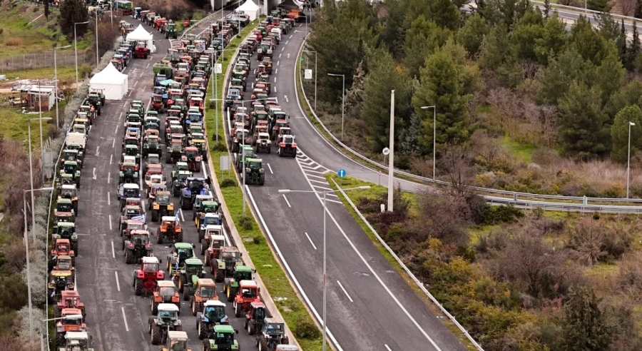 Ώρα μηδέν - Τα 62 αγροτικά μπλόκα αποφάσισαν μάχη μέχρι τέλους: Κλιμάκωση, 48ωρο μπλακ άουτ στις κύριες οδικές αρτηρίες από 8/1