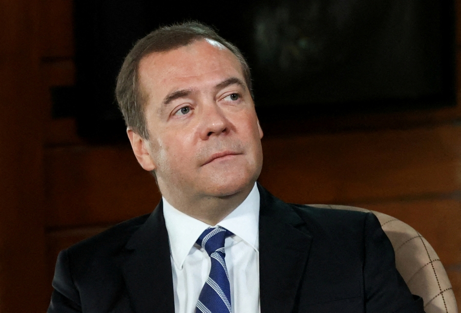 Παρέμβαση Medvedev (Ρωσία): «Οι πολίτες της Ευρώπης να τιμωρήσουν τις κυβερνήσεις τους για την προφανή βλακεία τους»