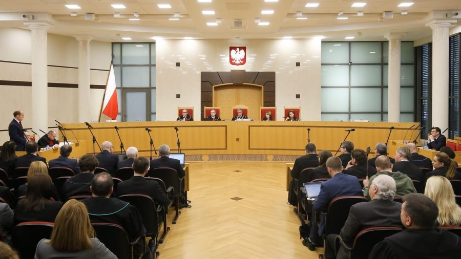 Δικαστικό πραξικόπημα στην ΕΕ - Αμφισβητείται η ανεξαρτησία του Συνταγματικού Δικασηρίου της Πολωνίας