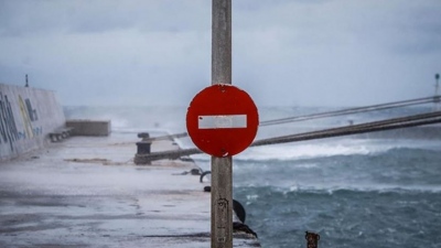 Απαγορευτικό απόπλου έως το μεσημέρι από Λαύριο και Ραφήνα λόγω των ισχυρών ανέμων - Τι ισχύει για το λιμάνι του Πειραιά