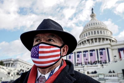 ΗΠΑ: Η μάσκα διχάζει τους Αμερικανούς - Εμβόλιο ή τεστ για τους εκπαιδευτικούς στην Καλιφόρνια