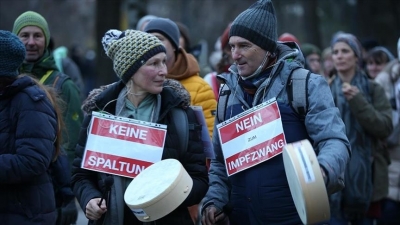 Μεγάλες διαμαρτυρίες έναντι των μέτρων κατά της Covid 19 στην Αυστρία