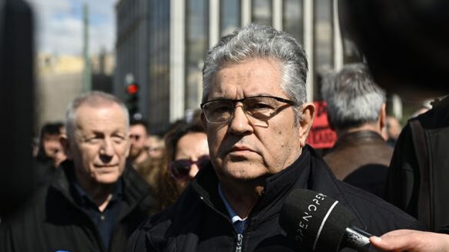 Στο Σύνταγμα ο Κουτσούμπας: Η πραγματική δικαίωση των νεκρών να φτάσει μέχρι τέλους, μέχρι την ανατροπή του σάπιου κράτους