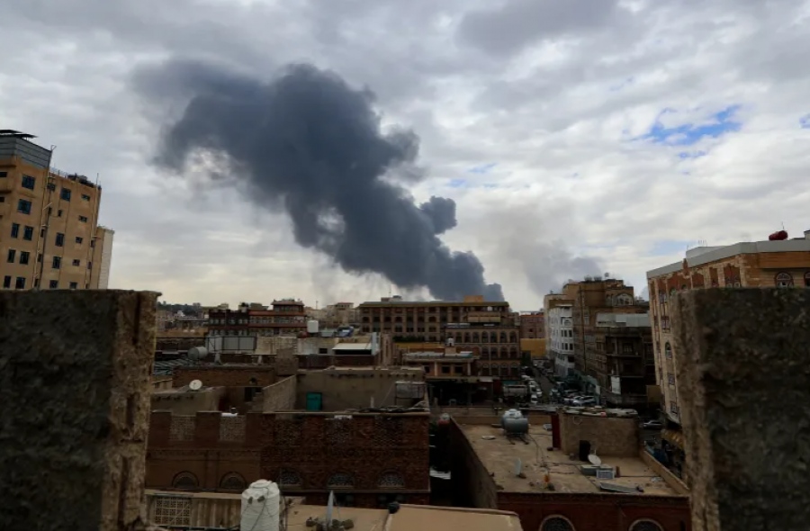 Το Ισραήλ βομβάρδισε τη Hodeidah στην Υεμένη και προειδοποίησε για πλήγματα σε άλλα 2 λιμάνια