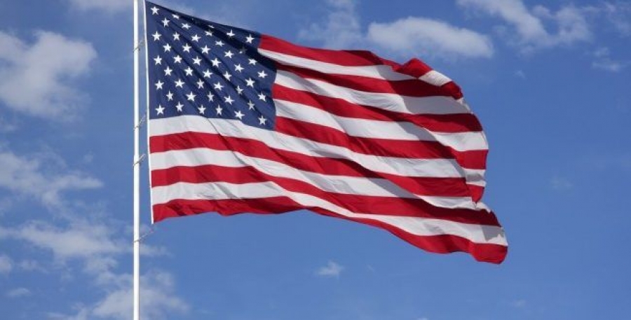 ΗΠΑ: Αναγκαίο να μειωθούν τα κρούσματα – Λιγότερο θανατηφόρο ένα νέο κύμα covid