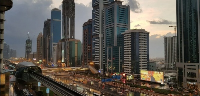 Πρωτοφανές! - Βούλιαξαν τα Εμιράτα... Ποτάμια οι δρόμοι σε Dubai και Abu Dhabi - Πλημμύρισαν πολυτελή mall και ξενοδοχεία