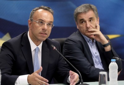 Κόντρα στη βουλή για την α' κατοικία - Σταϊκούρας: Καταργήσατε το πλαίσιο προστασίας - Τσακαλώτος: Δεν μπορείτε να κρύβεστε άλλο