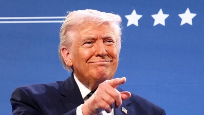 O Trump ζει στον δικό του κόσμο... «Το Ιράν είναι έτοιμο να παραδοθεί» - «Ξεφορτώθηκα έναν καρκίνο»