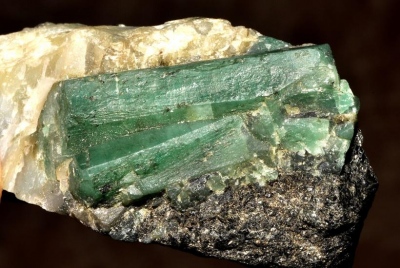 Πολύτιμες πέτρες που κυνηγάει όλος ο κόσμος: Γιατί κοστίζουν περισσότερο από τα διαμάντια