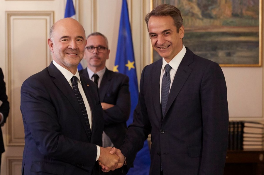 Δημοσιονομικό κενό και πλεονάσματα στο επίκεντρο της συνάντησης Μητσοτάκη - Moscovici