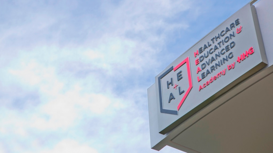 Το HEAL Academy τίμησε τους Νοσηλευτές και τις Μαίες