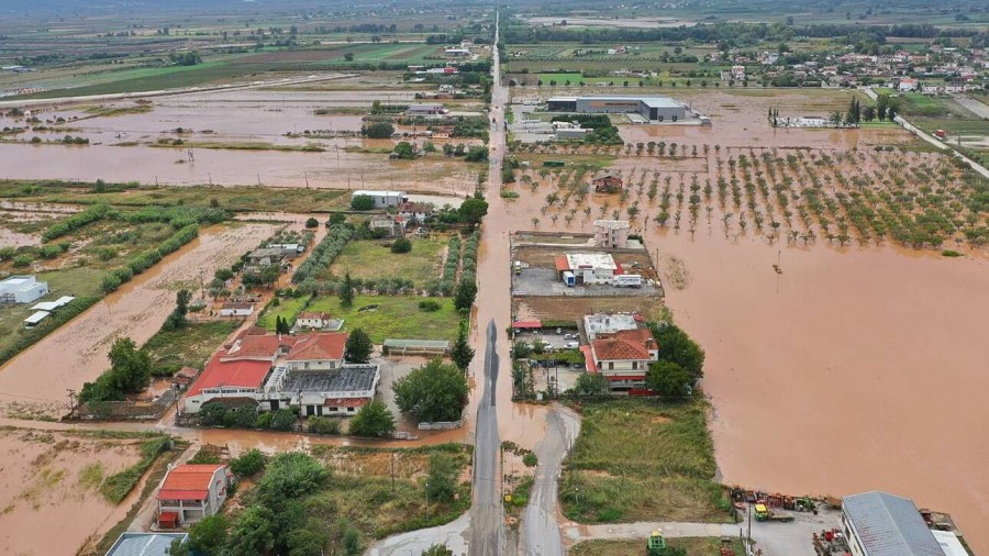 Ζημιές σε περισσότερα από σε 3.000 κτίρια σε Κεντρική και Δυτική Ελλάδα προκάλεσε ο «Ιανός»