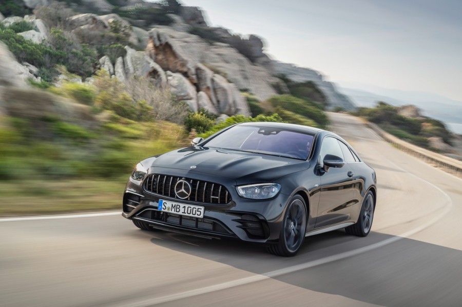 Mercedes-Benz: Ανανέωση και νέοι κινητήρες και τις E-Cabrio & E-Coupe
