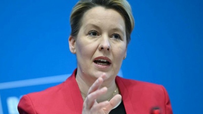 Επιθέσεις σε Γερμανούς πολιτικούς - Γερουσιαστής του Βερολίνου δέχτηκε επίθεση με βαρύ αντικείμενο στο κεφάλι