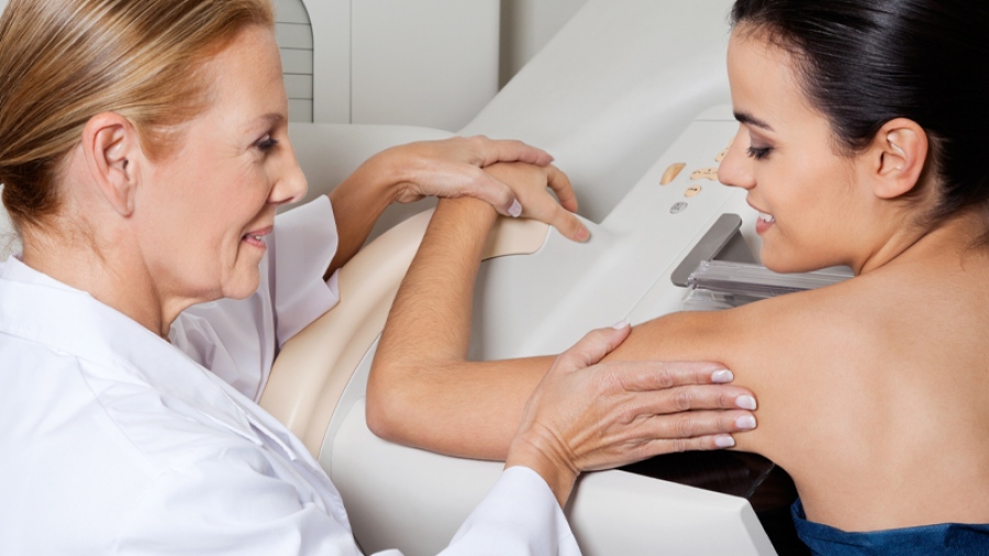 Γιατί μια γυναίκα να κάνει τομοσύνθεση αντί μαστογραφίας;