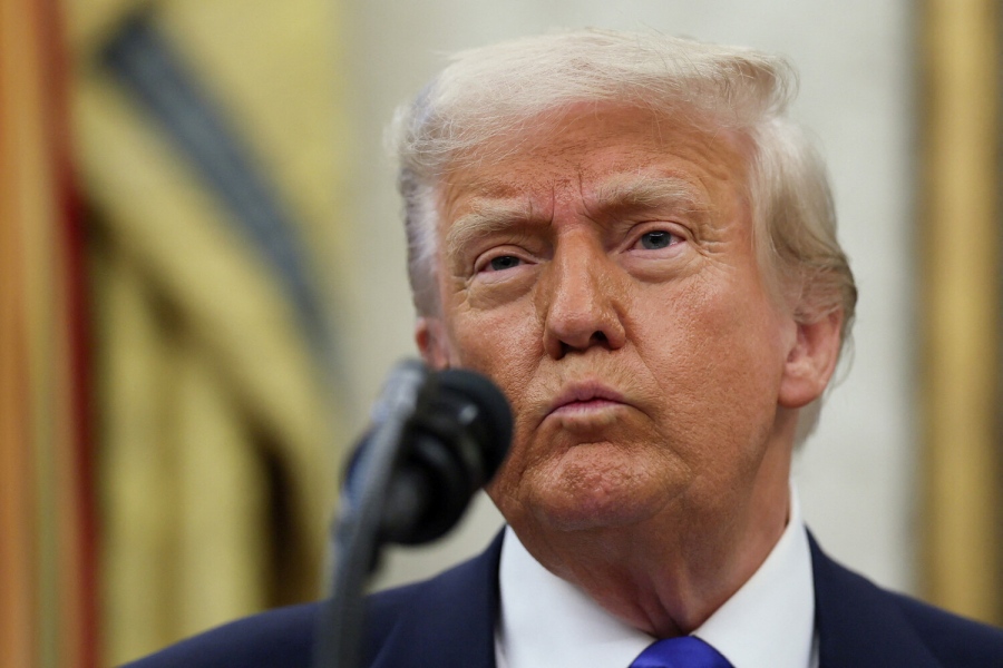 «Αποβράσματα, σκουπίδια!» - Ποια τηλεοπτικά κανάλια εξόργισαν τον Trump και άρχισε τα... γαλλικά