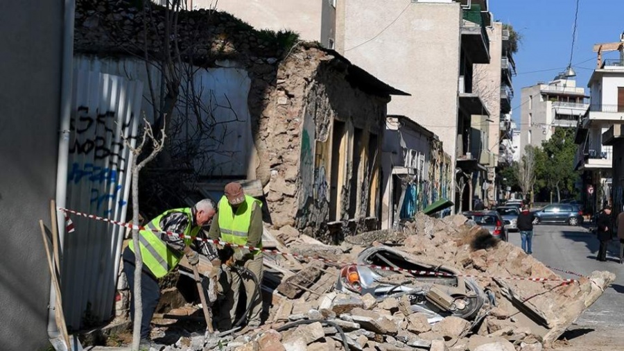 O Δήμος Αθηναίων προγραμματίζει 13 κατεδαφίσεις ετοιμόρροπων κτιρίων