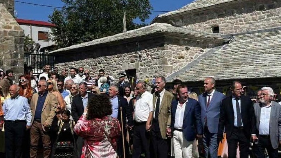 Ένταση στον «Τρανό Χορό» της Σαμαρίνας – Αποδοκιμάστηκαν έντονα κυβερνητικά στελέχη