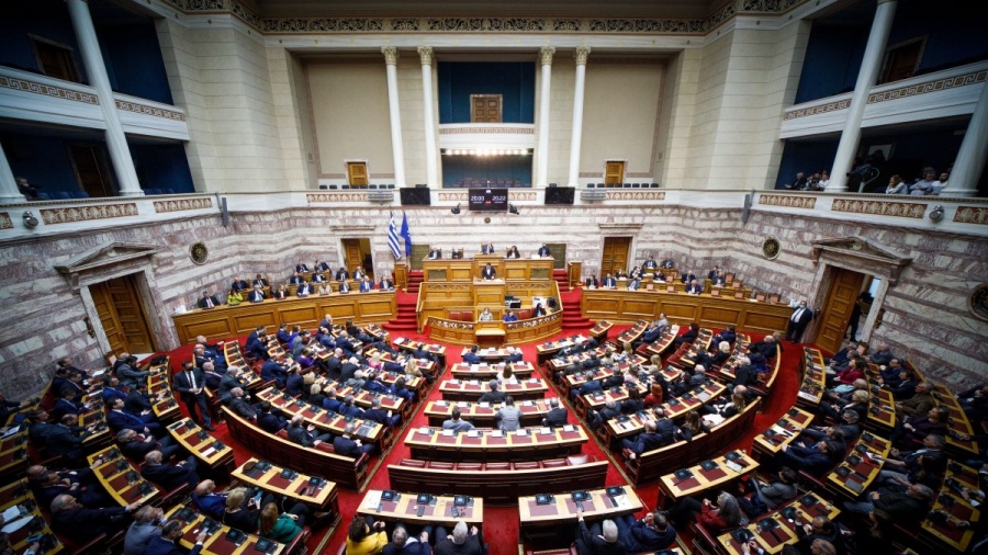 Βουλή: Ψηφίστηκε το νομοσχέδιο για την επαγγελματική εκπαίδευση