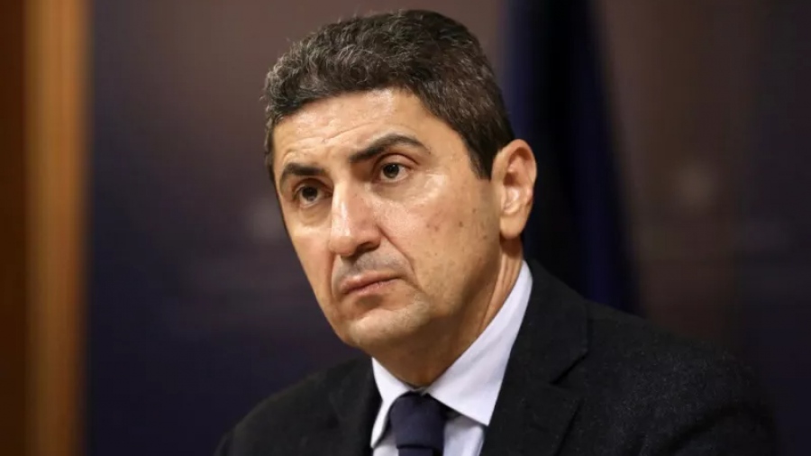 Βουλή: Άρση ασυλίας Αυγενάκη εισηγείται η επιτροπή Δεοντολογίας για το ακραίο επεισόδιο στο αεροδρόμιο