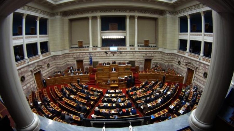 Αντιπαράθεση Κεραμέως – ΣΥΡΙΖΑ για τα κολέγια – Ψηφίστηκε το ν/σ για την ανώτατη εκπαίδευση