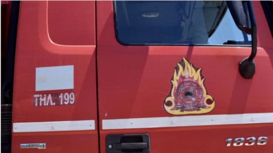 Πέραμα: Φωτιά σε πλοίο στη ναυπηγοεπισκευαστική ζώνη