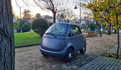 Δοκιμάζουμε το λιλιπούτειο Microlino Competizione 10,5 kWh