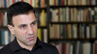 Λαπαβίτσας: Ο ΣΥΡΙΖΑ αυξάνει το χρέος κατά 7,5% -  Το παρέλαβε στα 325 δισ. και θα το πάει στα 344 δισ. το 2018